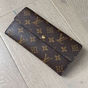Louis Vuitton Sarah Wallet. Authentic.